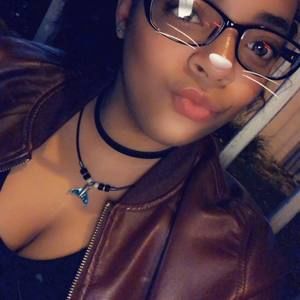 Meet your Posher, Rena